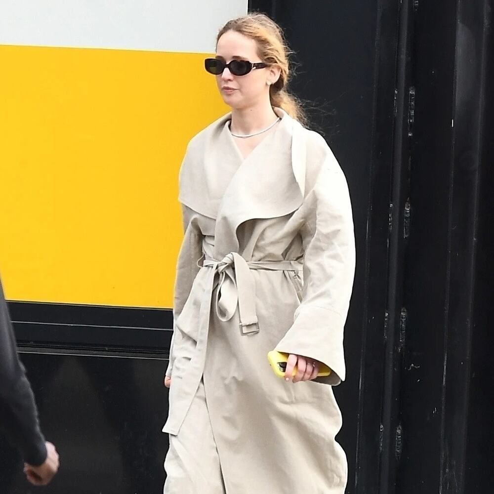 Toteme Signature linen-blend midi coat in sand beige 36/US4